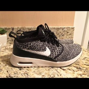Nike Air Max Thea Ultra 7.5 Black White Sneaker